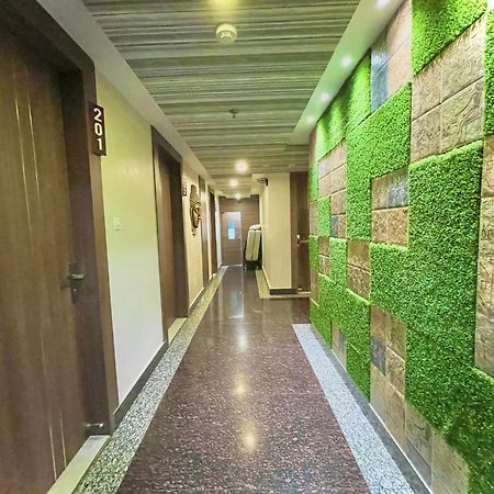 Hotel Kuber Palace ! Puri Near-Sea-Beach-And-Temple Fully-Air-Conditioned-Hotel With-Lift-And-Parking-Facility Eksteriør billede