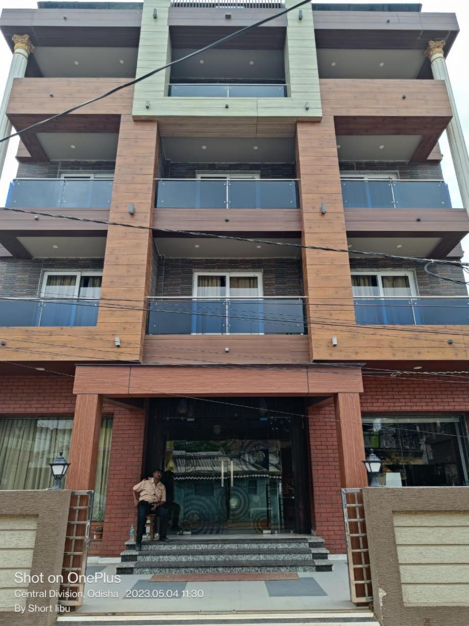 Hotel Kuber Palace ! Puri Near-Sea-Beach-And-Temple Fully-Air-Conditioned-Hotel With-Lift-And-Parking-Facility Eksteriør billede