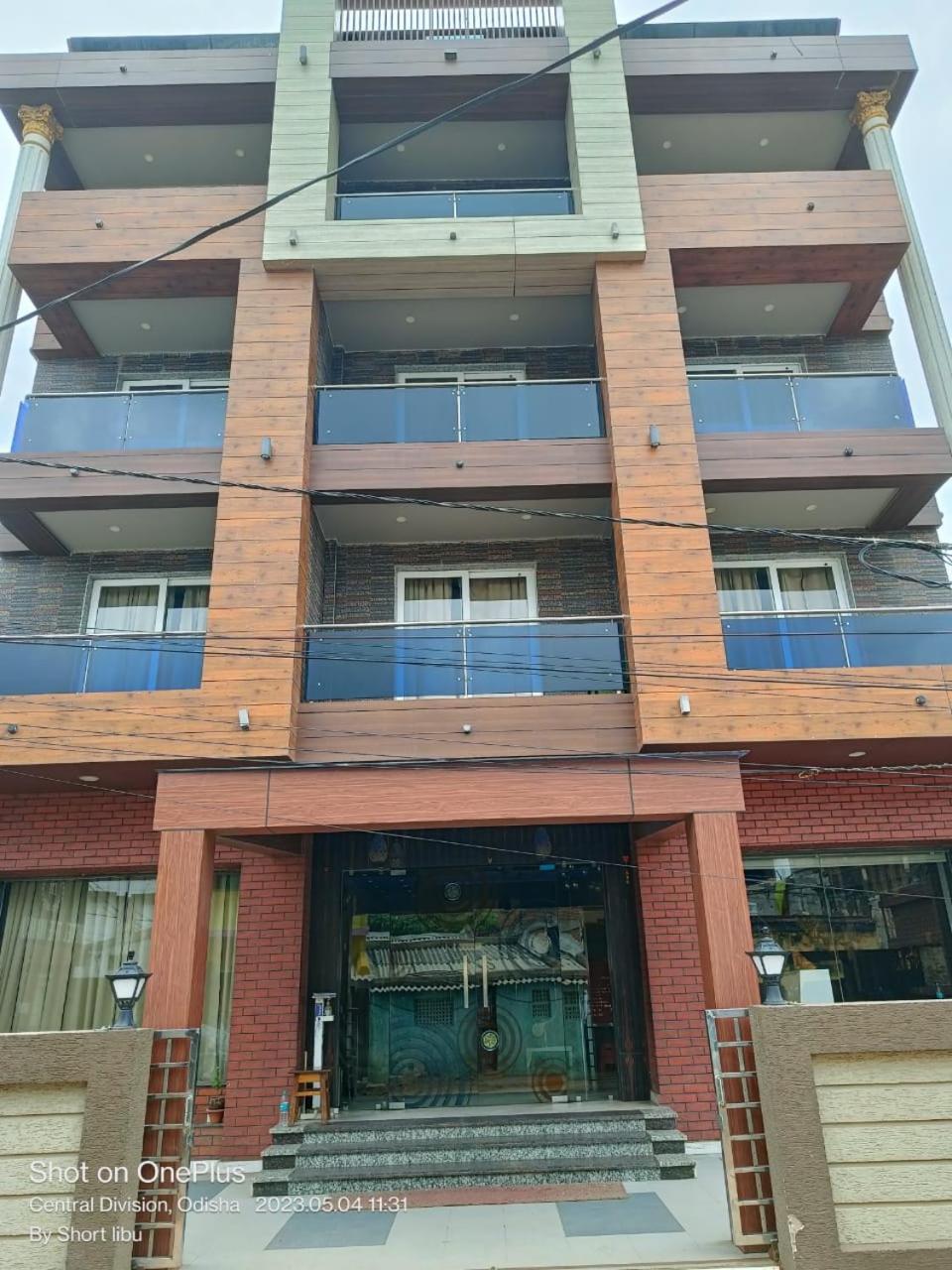 Hotel Kuber Palace ! Puri Near-Sea-Beach-And-Temple Fully-Air-Conditioned-Hotel With-Lift-And-Parking-Facility Eksteriør billede