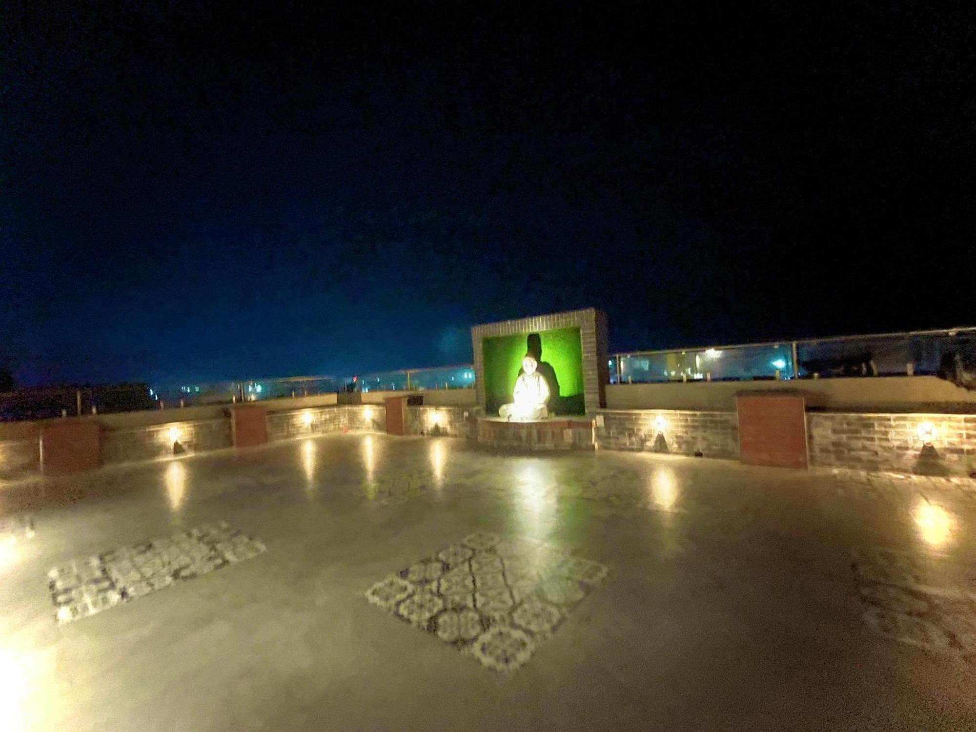 Hotel Kuber Palace ! Puri Near-Sea-Beach-And-Temple Fully-Air-Conditioned-Hotel With-Lift-And-Parking-Facility Eksteriør billede