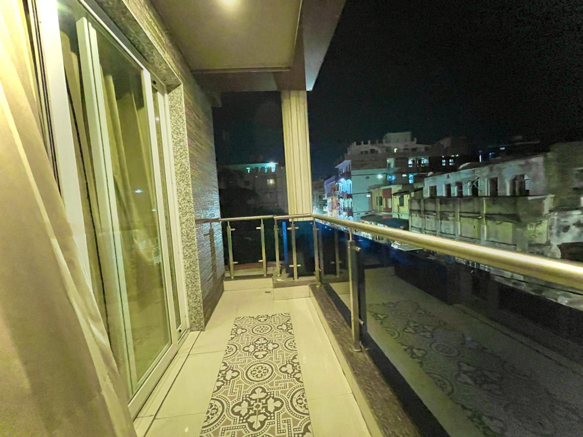 Hotel Kuber Palace ! Puri Near-Sea-Beach-And-Temple Fully-Air-Conditioned-Hotel With-Lift-And-Parking-Facility Eksteriør billede