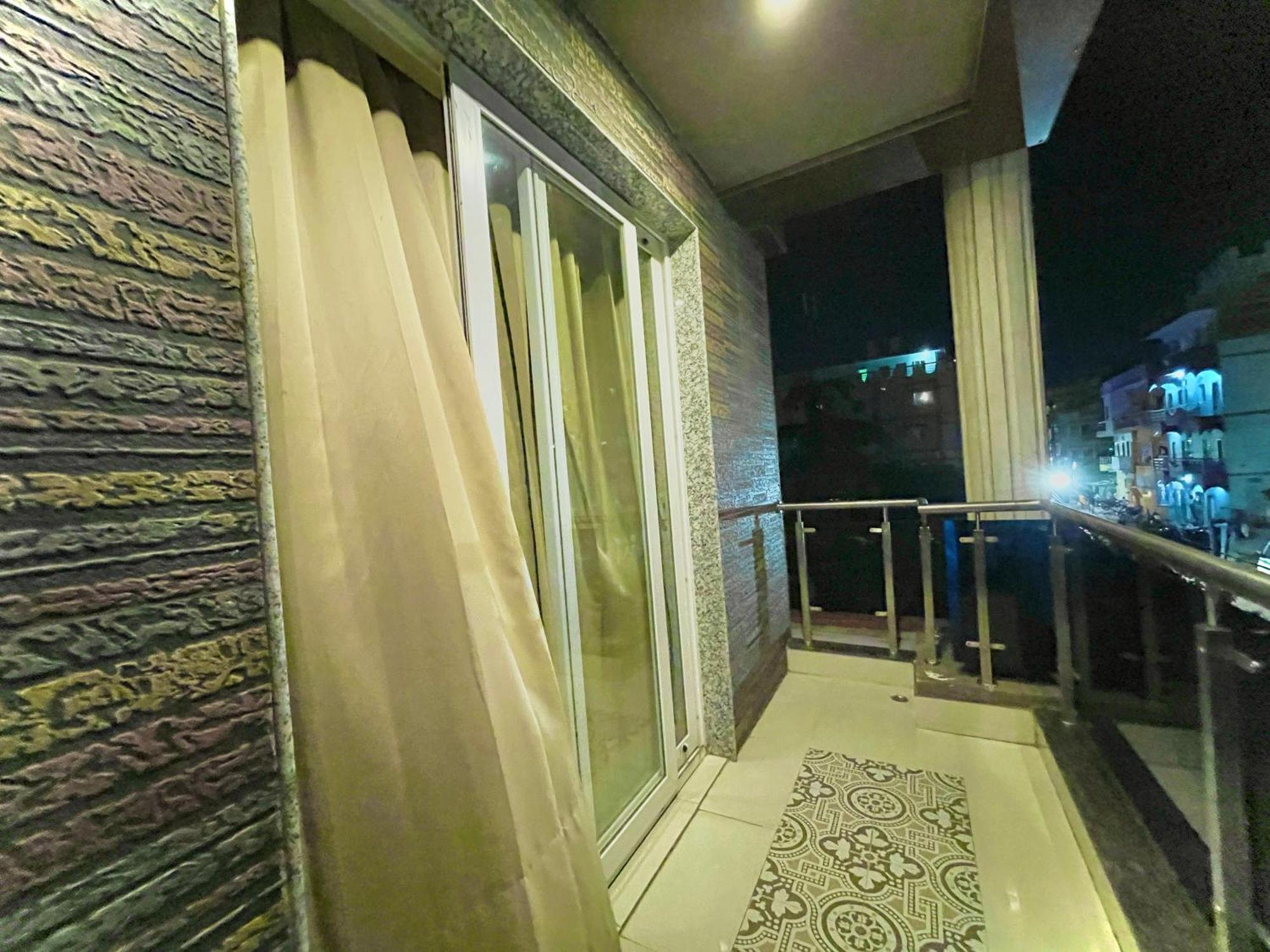 Hotel Kuber Palace ! Puri Near-Sea-Beach-And-Temple Fully-Air-Conditioned-Hotel With-Lift-And-Parking-Facility Eksteriør billede