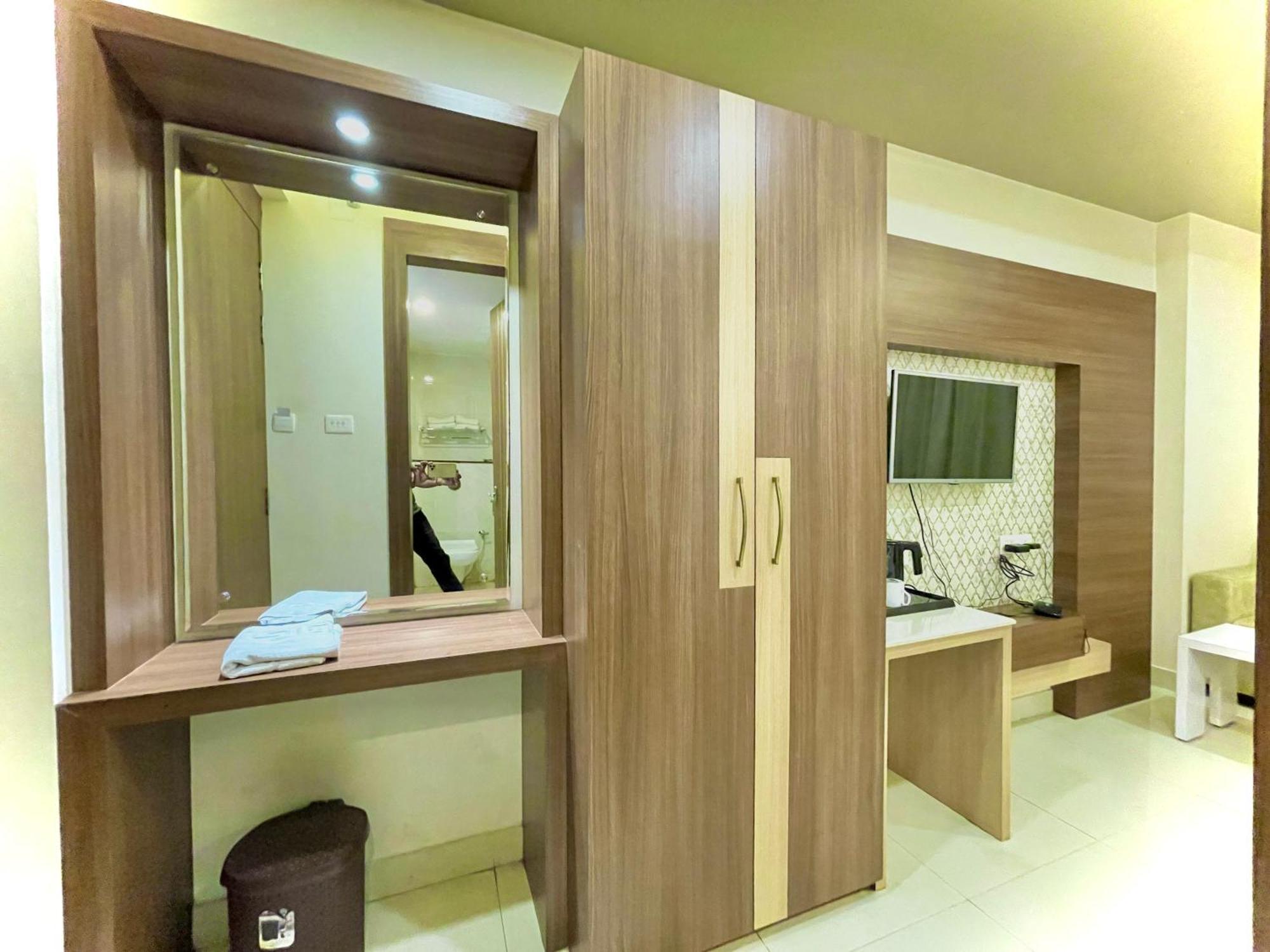 Hotel Kuber Palace ! Puri Near-Sea-Beach-And-Temple Fully-Air-Conditioned-Hotel With-Lift-And-Parking-Facility Eksteriør billede