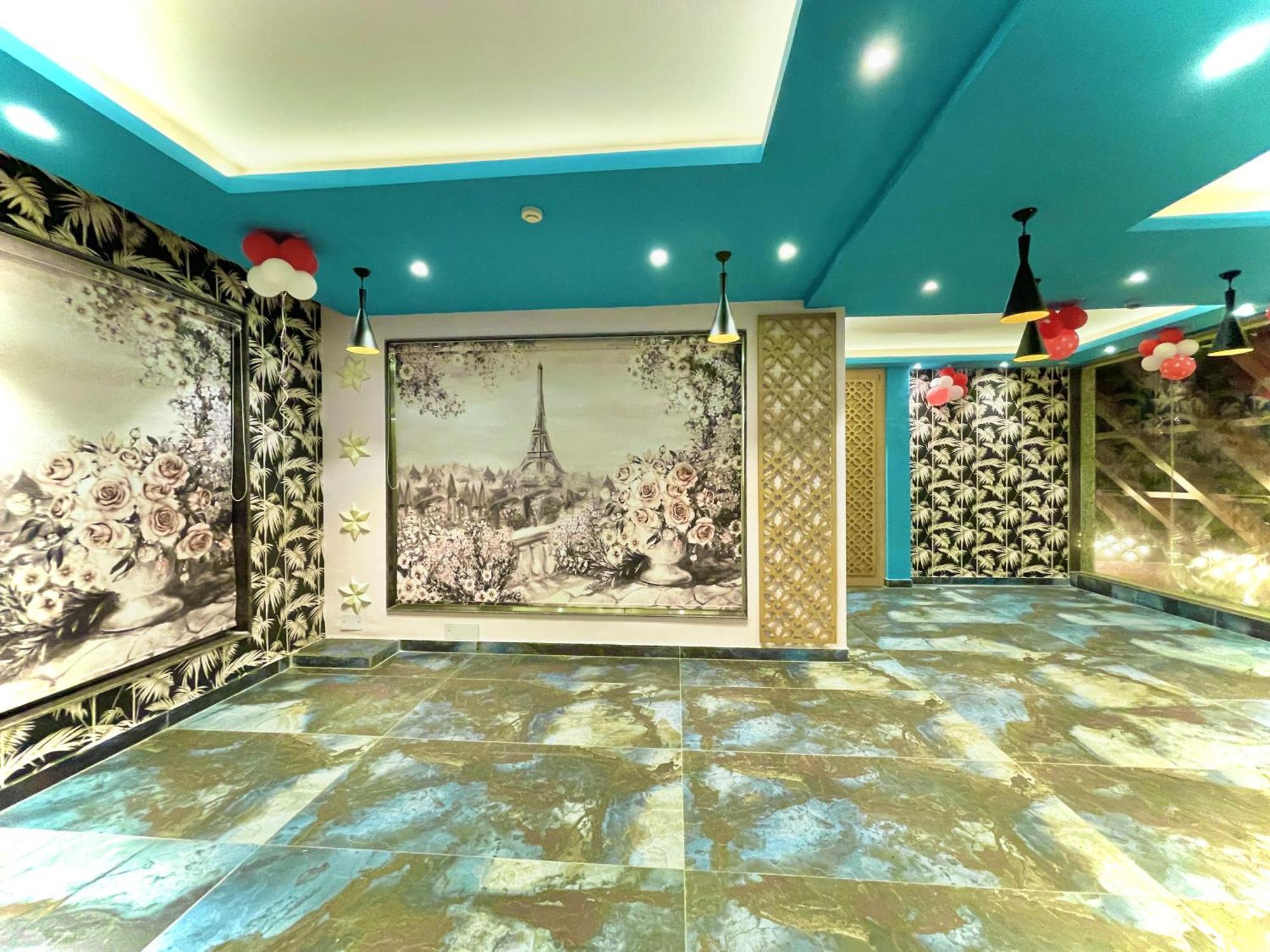 Hotel Kuber Palace ! Puri Near-Sea-Beach-And-Temple Fully-Air-Conditioned-Hotel With-Lift-And-Parking-Facility Eksteriør billede