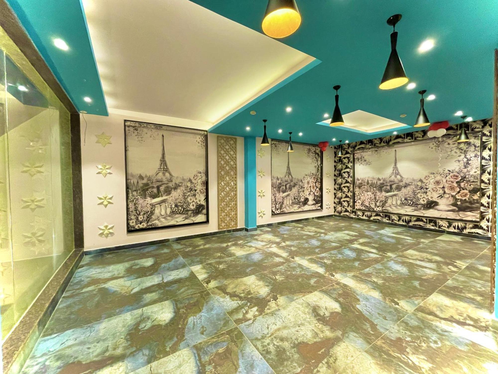 Hotel Kuber Palace ! Puri Near-Sea-Beach-And-Temple Fully-Air-Conditioned-Hotel With-Lift-And-Parking-Facility Eksteriør billede